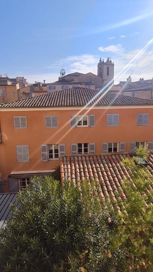 Sunny Apartment With Nice View In History City Center 普罗旺斯地区艾克斯 外观 照片